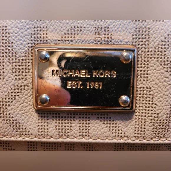 MICHAEL KORS LONG WALLET - Picture 11 of 14